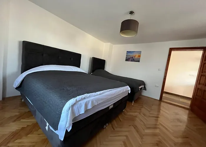 9 Mezeta アパート